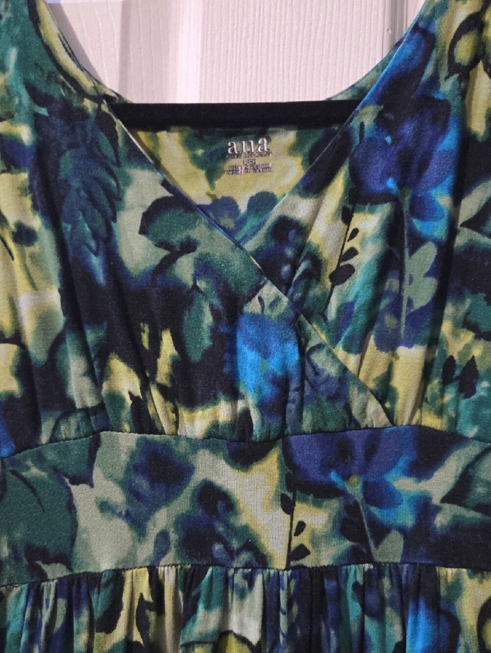 a.n.a Green & Blue Floral V-Neck Dress - Picture 3 of 10